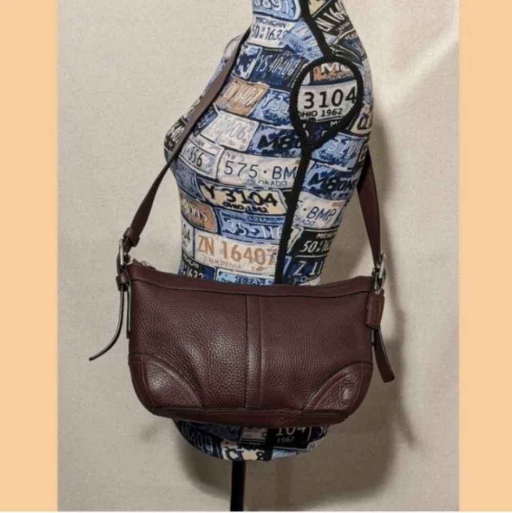 Coach Vintage Pebbled Leather Crossbody & Shoulder Bag Purse FREE PURSE PILLOW